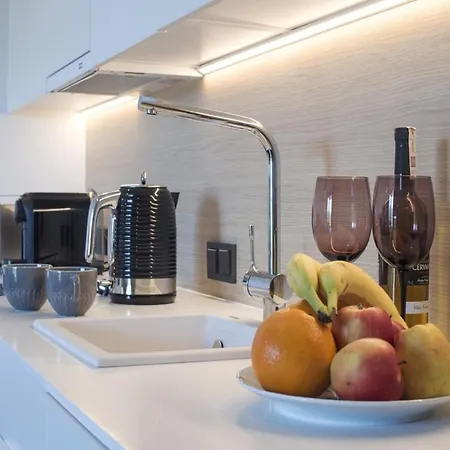 A Comfortable For 2 People In Apartment *