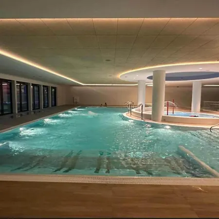 A Comfortable For 2 People In Apartment *